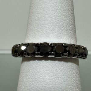 New 2.0 carat total wt natural black diamond half eternity ring